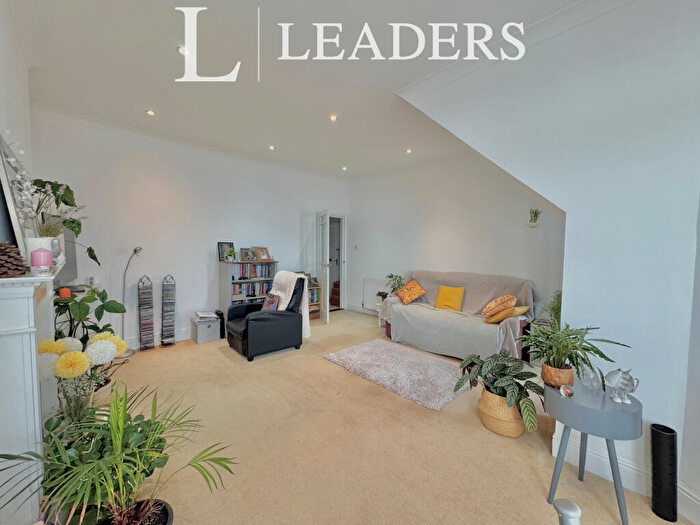 2 Bedroom Apartment To Rent In Sea Road, Felixstowe, IP11