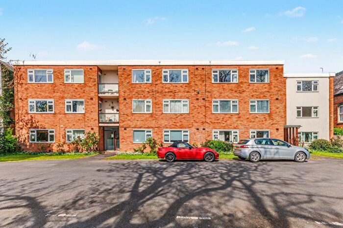 2 Bedroom Flat For Sale In Holly Walk, Leamington Spa, CV32