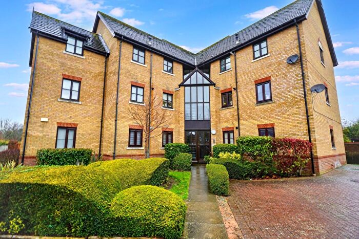2 Bedroom Flat To Rent In Dyers Court, The Thatchers, Bishop's Stortford, CM23