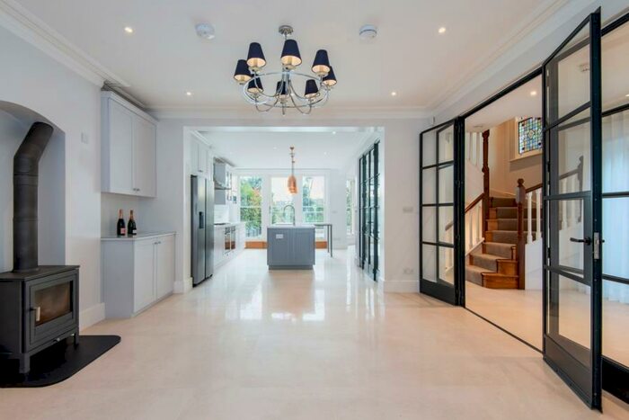 5 Bedroom Terraced House To Rent In Church Crescent, Muswell Hill, N10