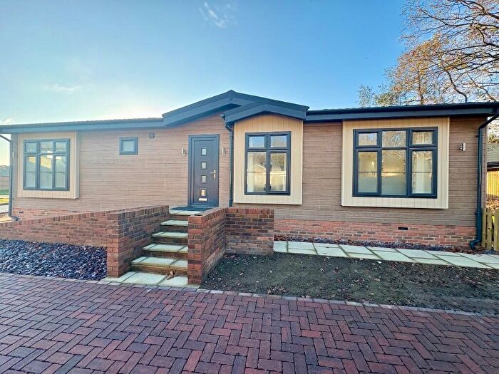 2 Bedroom Park Home For Sale In The Paddocks, Warfield Park, Ascot, Berkshire, SL5