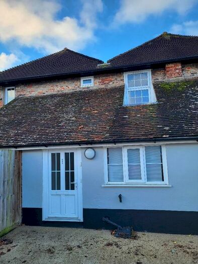 1 Bedroom Detached House To Rent In The Street, Kennington, Ashford, TN24