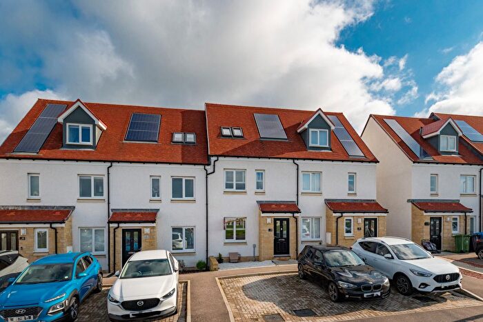 3 Bedroom Town House For Sale In Colcoon Park, Gorebridge, EH23