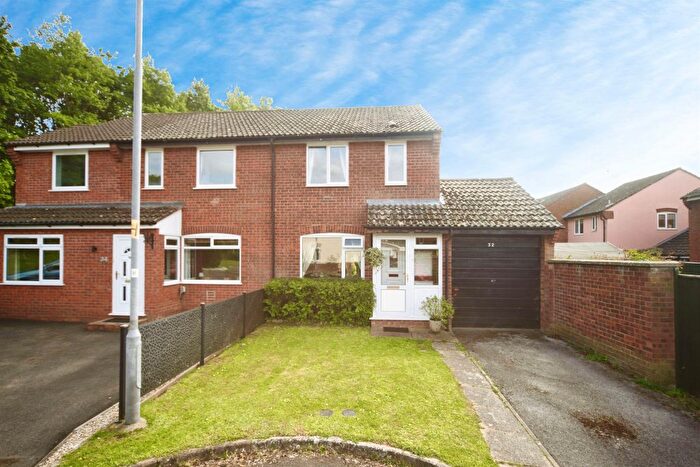 3 Bedroom Semi Detached House For Sale In Celandine Mead, Taunton, TA1
