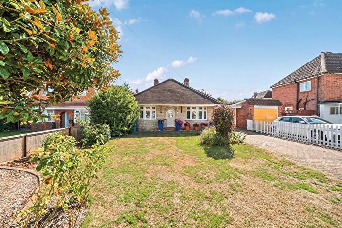 3 Bedroom Detached Bungalow For Sale In Edith Road, Maidenhead, SL6