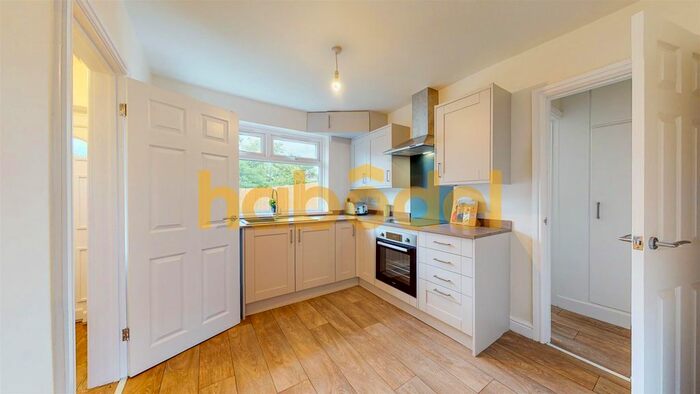 3 Bedroom Terraced House To Rent In Avenue Road, Askern, Doncaster, DN6