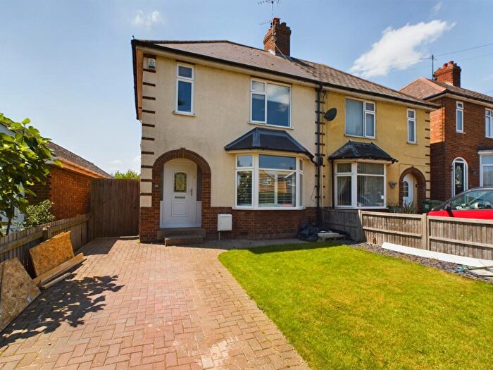 3 Bedroom Semi-Detached House To Rent In Windsor Road, Yaxley, Peterborough, PE7