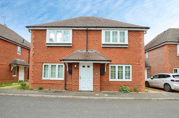 1 Bedroom Flat To Rent In Groves Way, Chesham, HP5