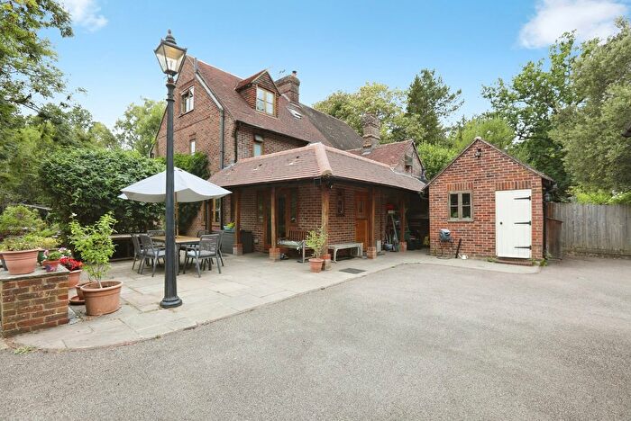3 Bedroom Semi Detached House For Sale In Hastings Road, Lamberhurst, Tunbridge Wells, Kent, TN3