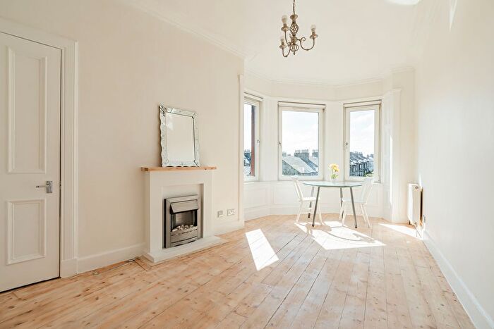 2 Bedroom Flat For Sale In / Restalrig Road, Edinburgh, EH6