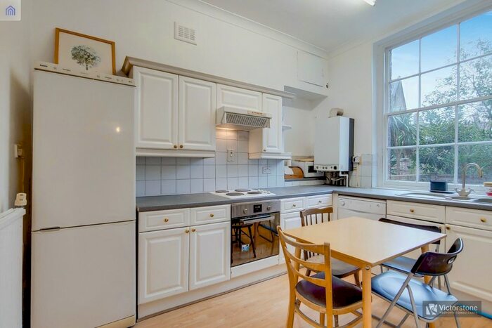 2 Bedroom Flat To Rent In Amwell Street, Clerkenwell, London, EC1R