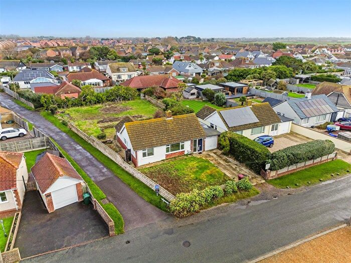 3 Bedroom Detached Bungalow For Sale In East Bracklesham Drive, Bracklesham Bay, Chichester, PO20