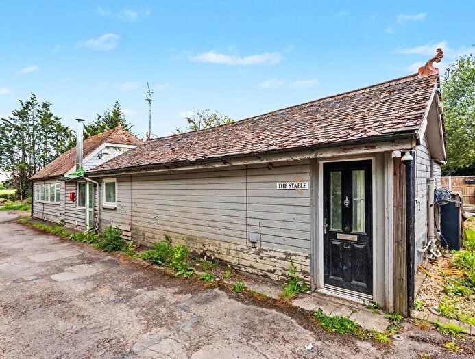 3 Bedroom Bungalow For Sale In The Barn And Stable, Sevenacres Smallfield Road, Horne, West Sussex, RH6