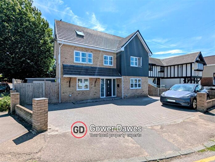 5 Bedroom Detached House For Sale In Oxford Road, Stanford-Le-Hope, SS17