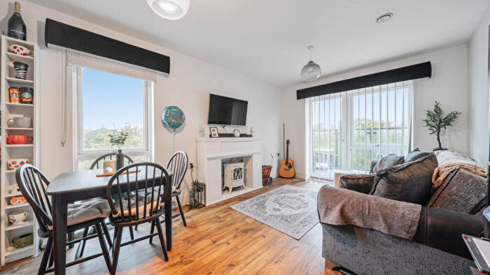 2 Bedroom Flat For Sale In Firwood Lane, Harold Wood, RM3