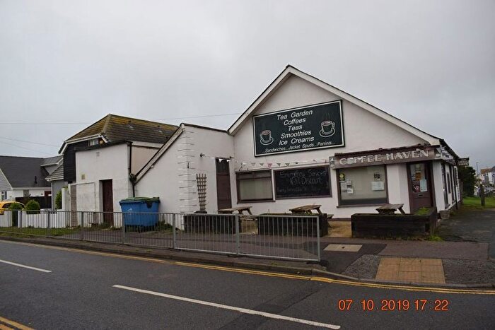 2 Bedroom Flat To Rent In South Coast Road, Peacehaven, BN10