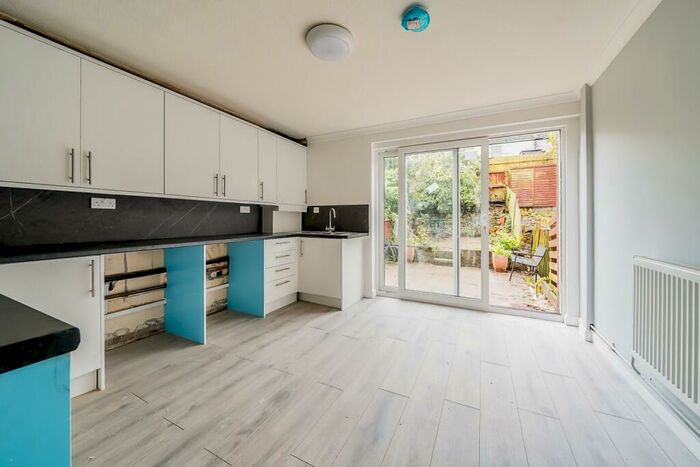 3 Bedroom Town House To Rent In Invicta Close Chislehurst, BR7