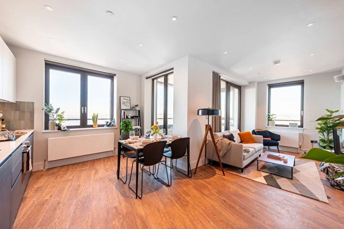 2 Bedroom Flat To Rent In Uncle Wembley, Wembley, HA9