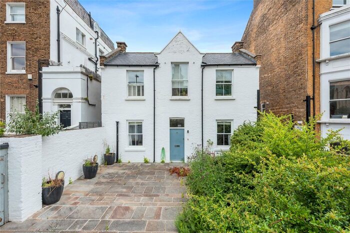 2 Bedroom Bungalow To Rent In Highbury Grove, London, N5