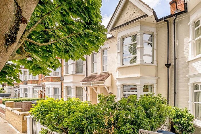 5 Bedroom Property For Sale In St Kilda Road, Northfields, W13