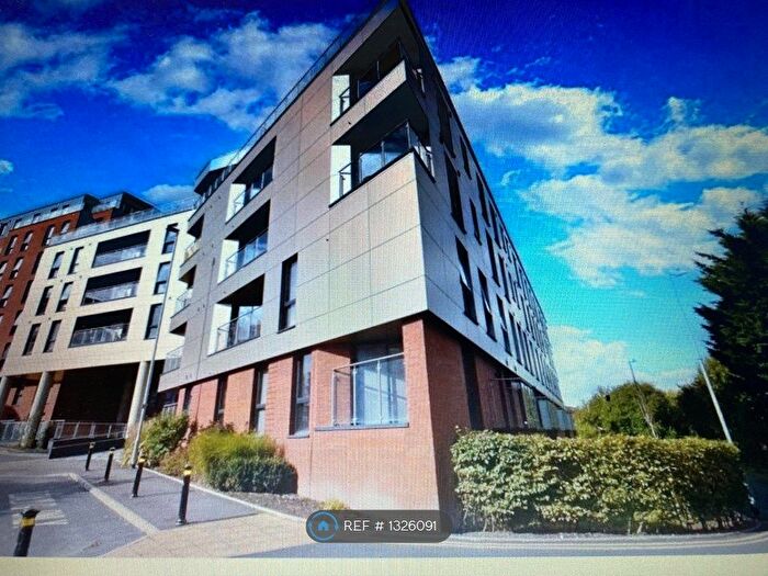 2 Bedroom Flat To Rent In Salford, Salford, M3