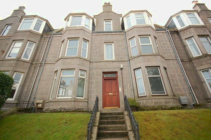 2 Bedroom Flat To Rent In Victoria Road, Torry, Aberdeen, AB11