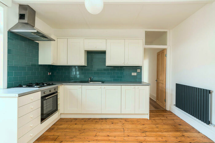 2 Bedroom Apartment To Rent In Cheltenham Road, London, SE15