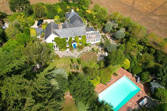 4 Bedroom Detached House For Sale In Upper Common Road, Pennington, Lymington, Hampshire, SO41