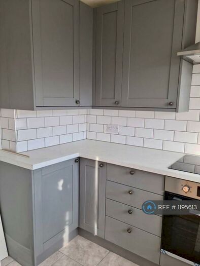 2 Bedroom Flat To Rent In Linden Road, Bedford, MK40