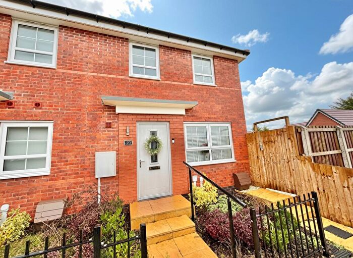 3 Bedroom End Of Terrace House To Rent In Edinburgh Road, Nuneaton, CV10