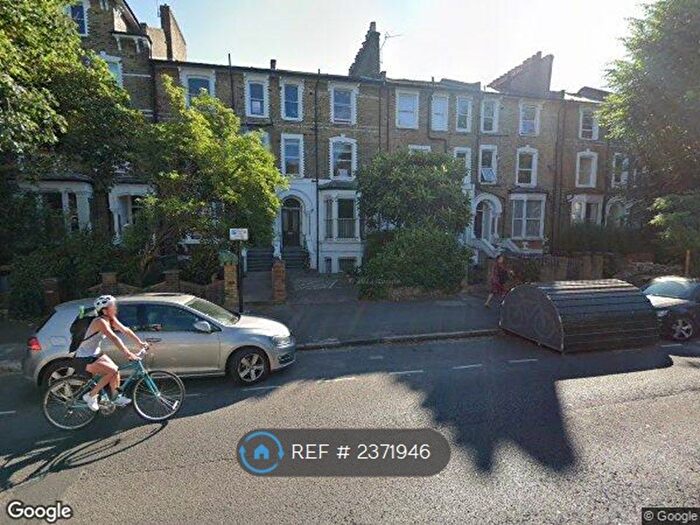 2 Bedroom Flat To Rent In Amhurst Road, London, E8