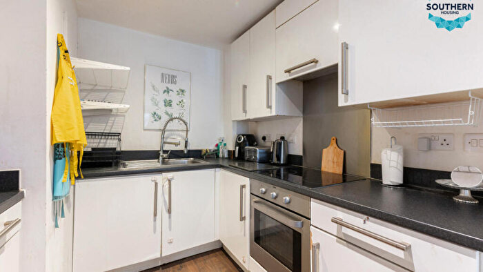 1 Bedroom Flat For Sale In East Carriage House, Royal Carriage Mews, Woolwich, London, SE18