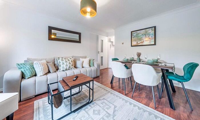 2 Bedroom Flat To Rent In Alphea Close, Colliers Wood, SW19