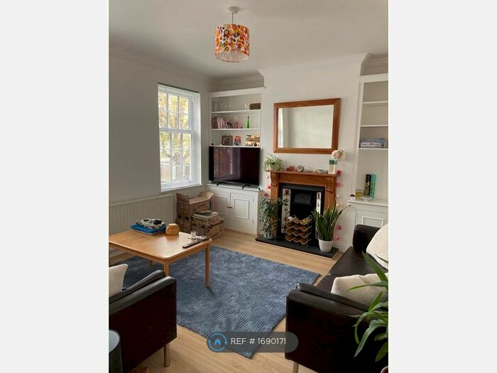 3 Bedroom Flat To Rent In Swaby Road, London, SW18