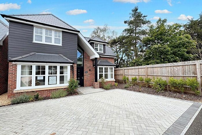 4 Bedroom Detached House For Sale In St Leonards, BH24