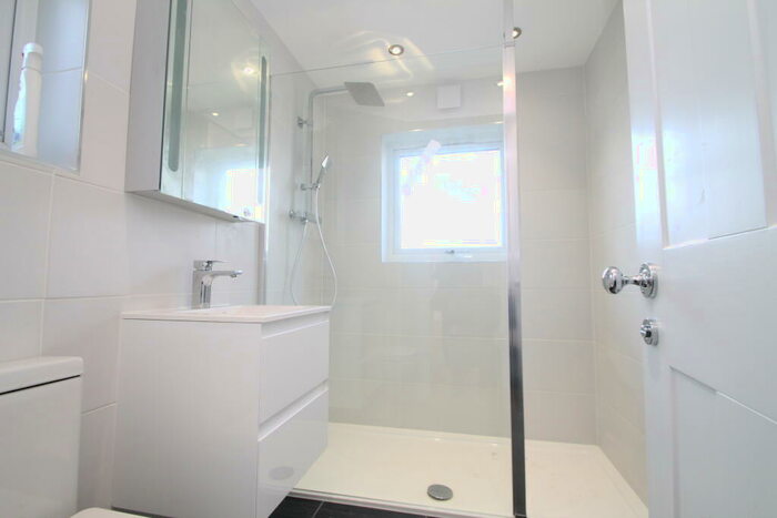 3 Bedroom Flat To Rent In Upland Road, South Croydon, CR2