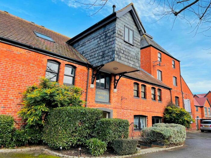 1 Bedroom Flat To Rent In Hunts Mill, Crispin Place, OX10