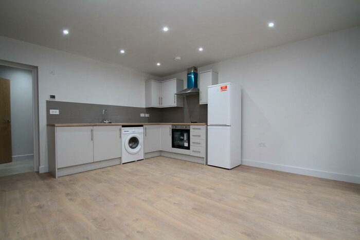2 Bedroom Apartment To Rent In Chingford Road, London, E17