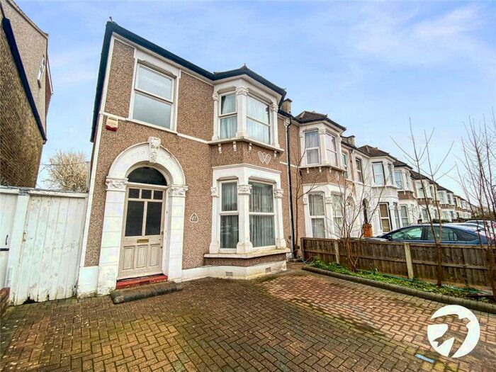 3 Bedroom End Of Terrace House To Rent In Minard Road, Catford, London, SE6