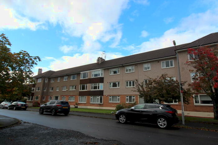 3 Bedroom Flat To Rent In Dorchester Court, Kelvindale, G12
