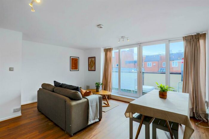 2 Bedroom Maisonette To Rent In Crondall Street, Hoxton, N1