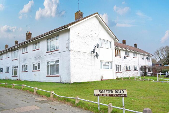 2 Bedroom Maisonette For Sale In Forester Road, Crawley, RH10