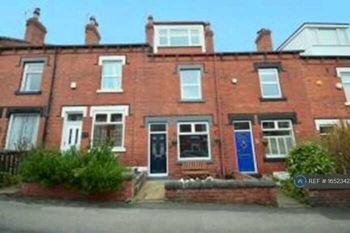 3 Bedroom Terraced House To Rent In Greenwood Mount, Leeds, LS6