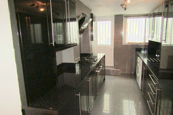 Studio To Rent In Newick Road, Hackney, E5