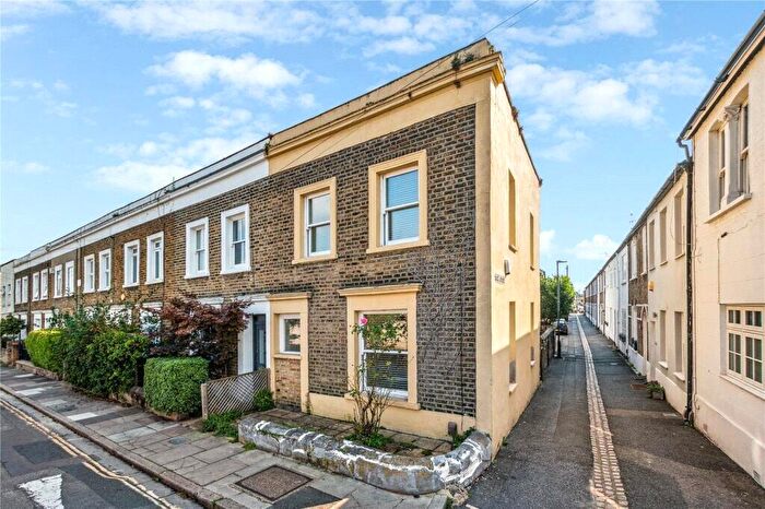 2 Bedroom End Of Terrace House To Rent In Rock Avenue, Mortlake, SW14