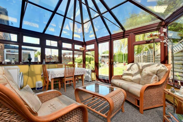 3 Bedroom Semi-Detached House For Sale In Pratling Street, Aylesford, Kent, ME20