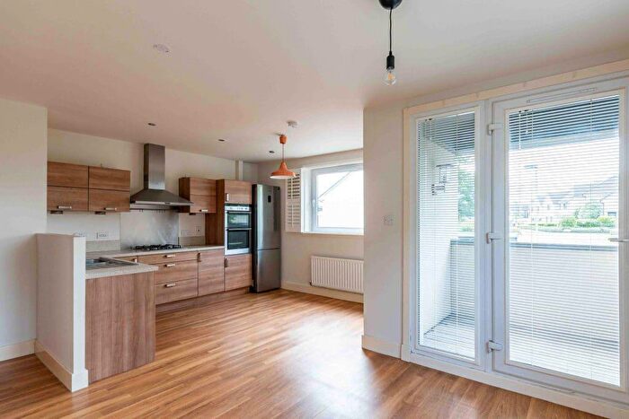 2 Bedroom Flat To Rent In L Burnbrae Drive, Edinburgh, EH12