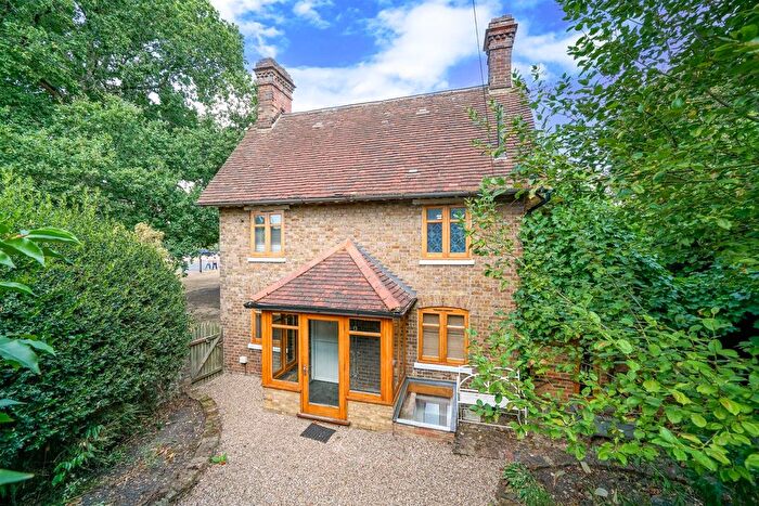 1 Bedroom Detached House For Sale In The Green, Croxley Green, Rickmansworth, WD3