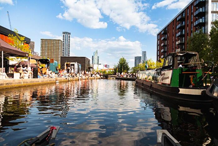 2 Bedroom Apartment For Sale In Railings, Middlewood Locks, M5