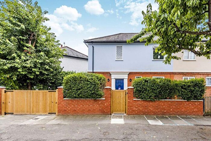 3 Bedroom Property To Rent In Lambert Avenue, Richmond, TW9